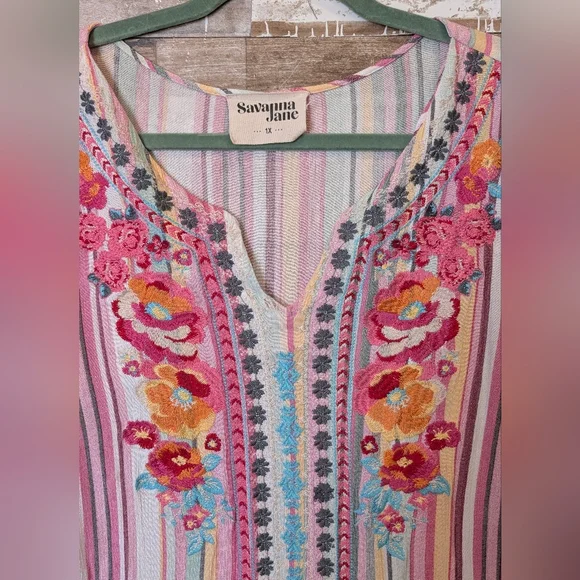 Savannah Jane Embroidered V Neck Tunic With Embroidery On Bell Sleeves - Picture 4 of 16